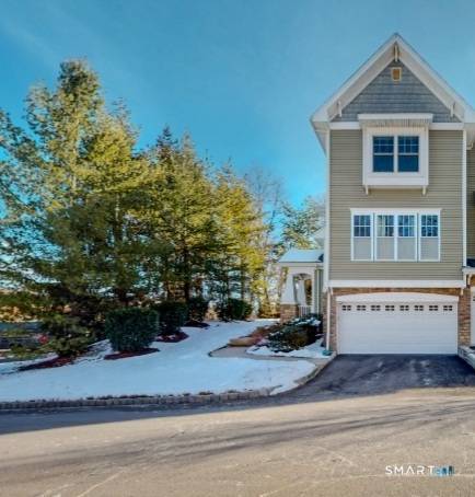 Welcome to 1 Lawrence Avenue !