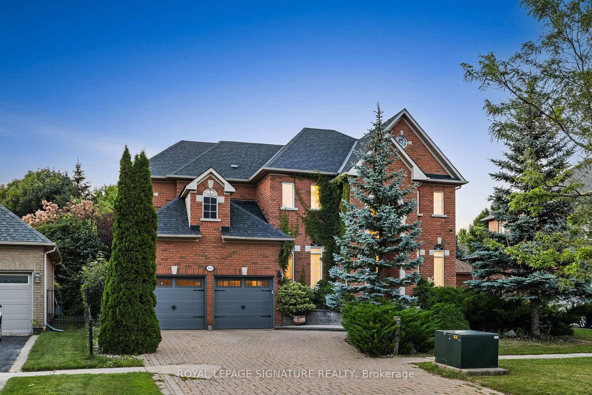 Welcome to this stunningly renovated Windsor model in the prestigious Stonehaven community, offering 4 2 bedrooms and 5 bathrooms across 3, 543 sq.