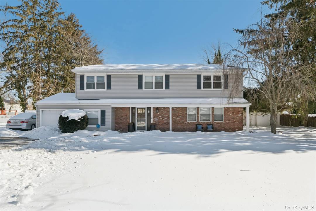 Fantastic Opportunity To Own In Comsewogue !