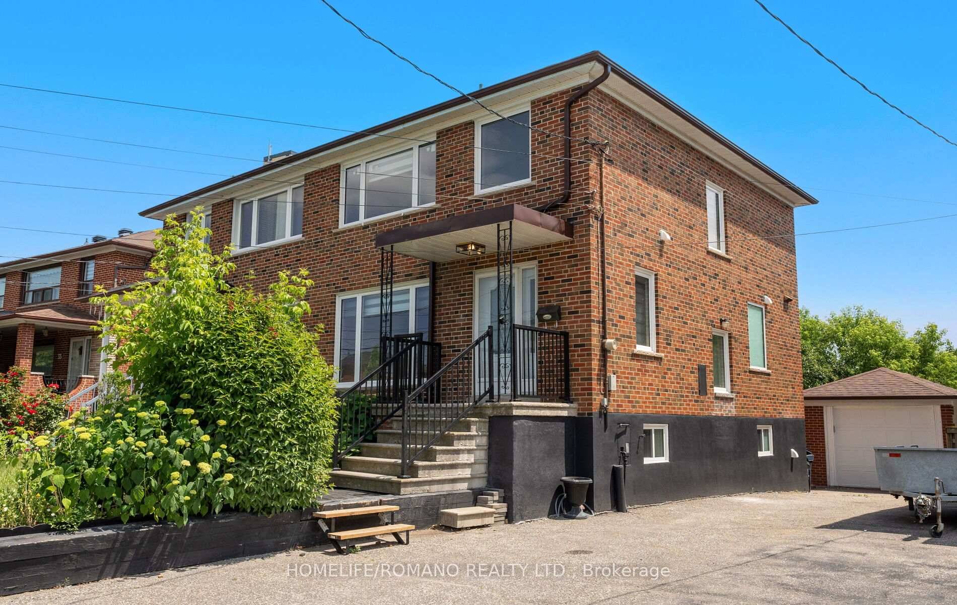 This Semi Detached Home in the Maple Leaf Community.