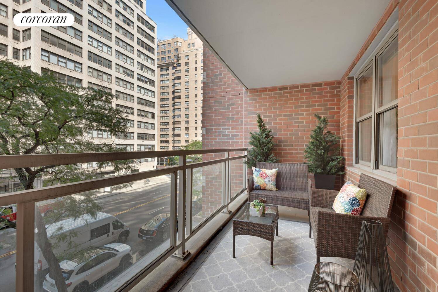 Apartment A307 is an oversized, bright one bedroom, one bathroom home overlooking lush tree tops and drawing in lovely light from large north facing windows in every room.