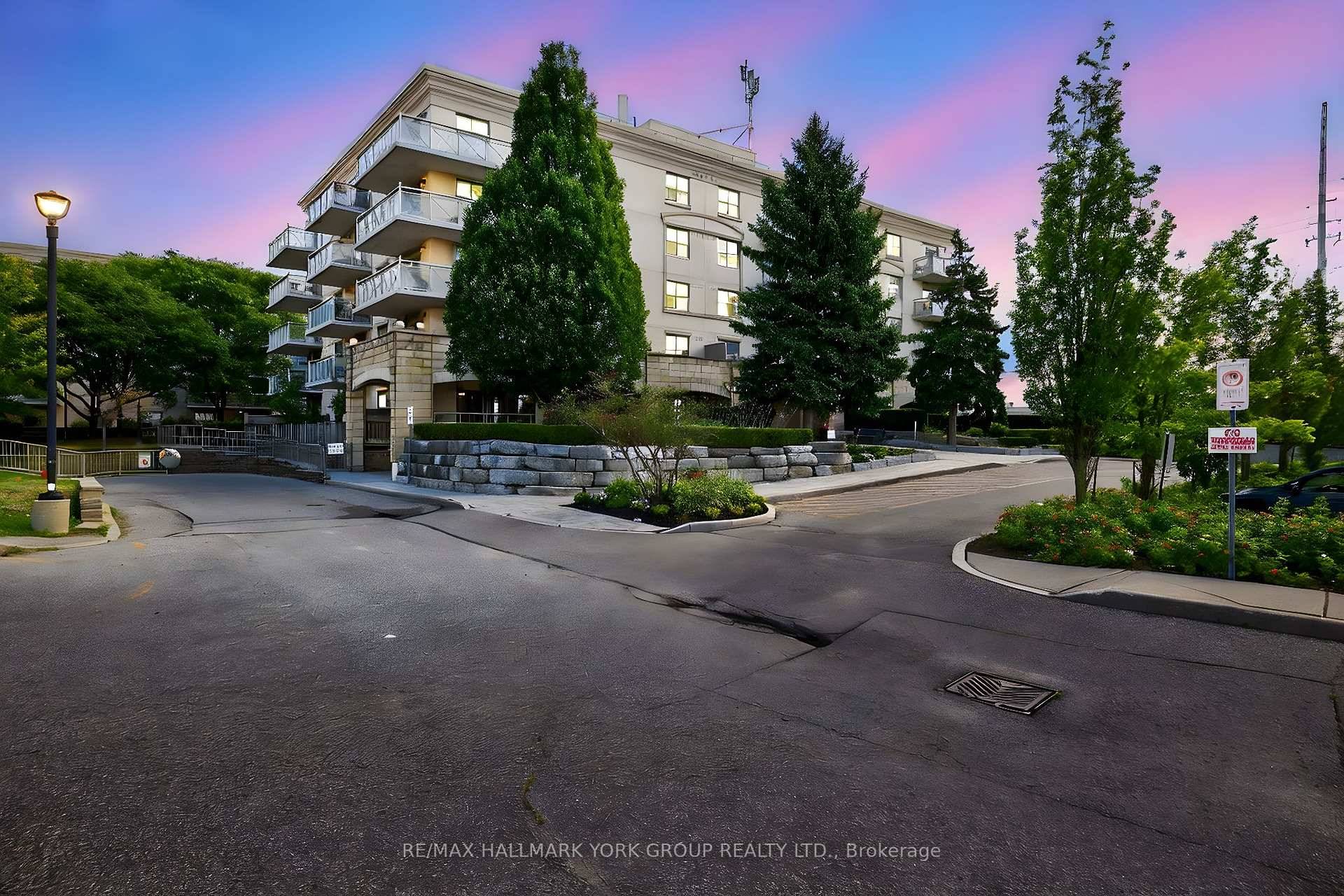 'Villa Giardino', Vaughan.