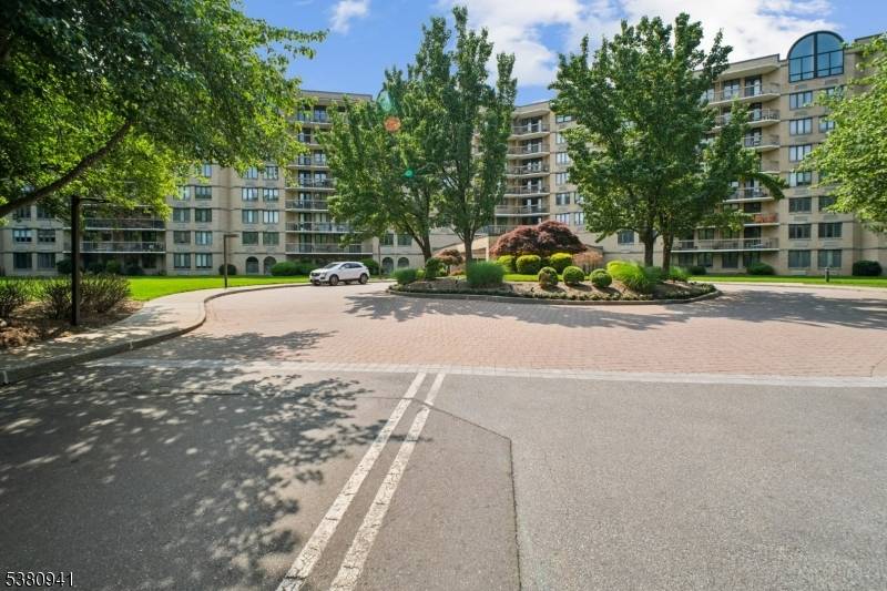 Looking for a spacious condo with one floor living ?