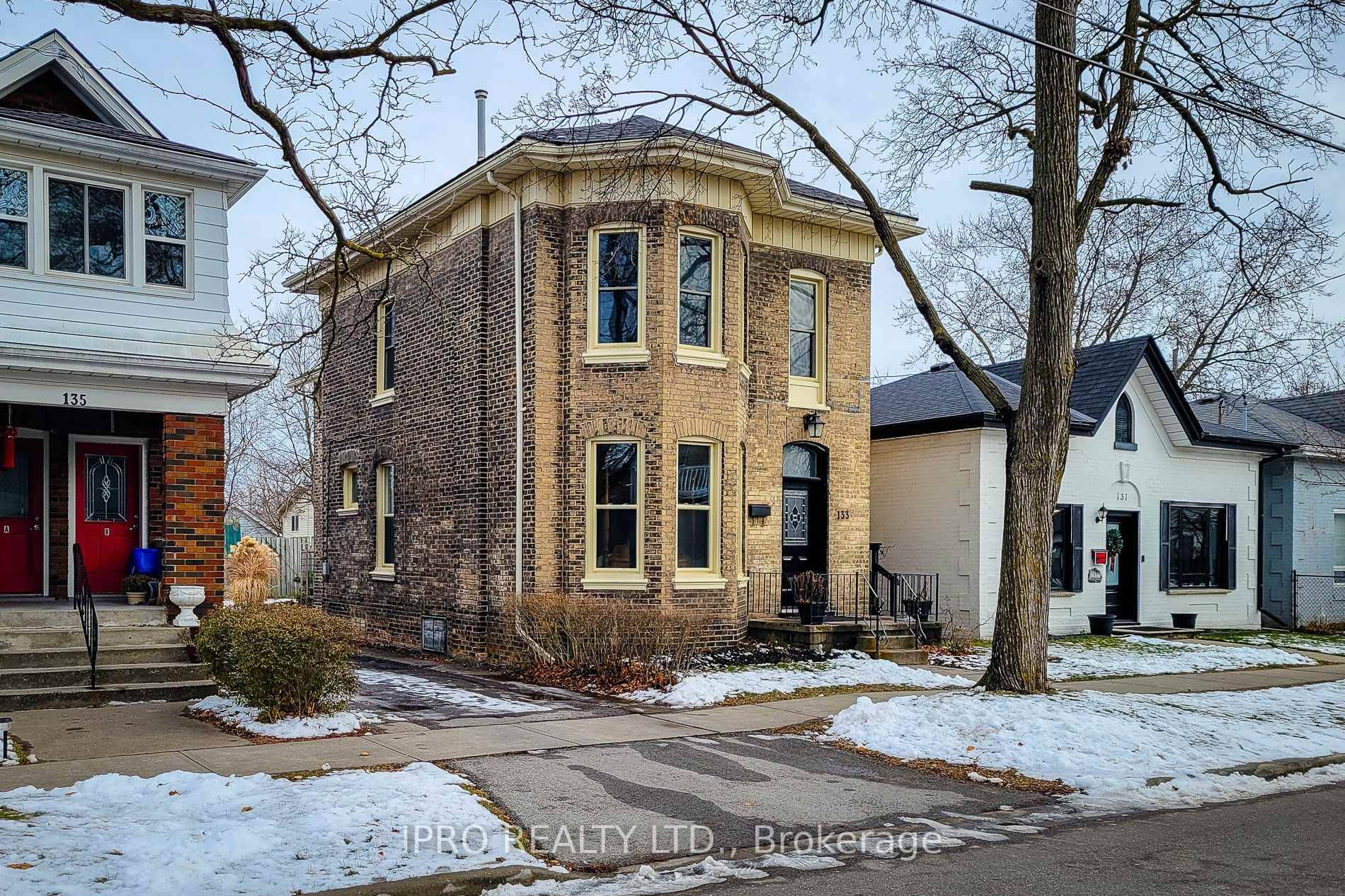 Welcome to 133 William St.