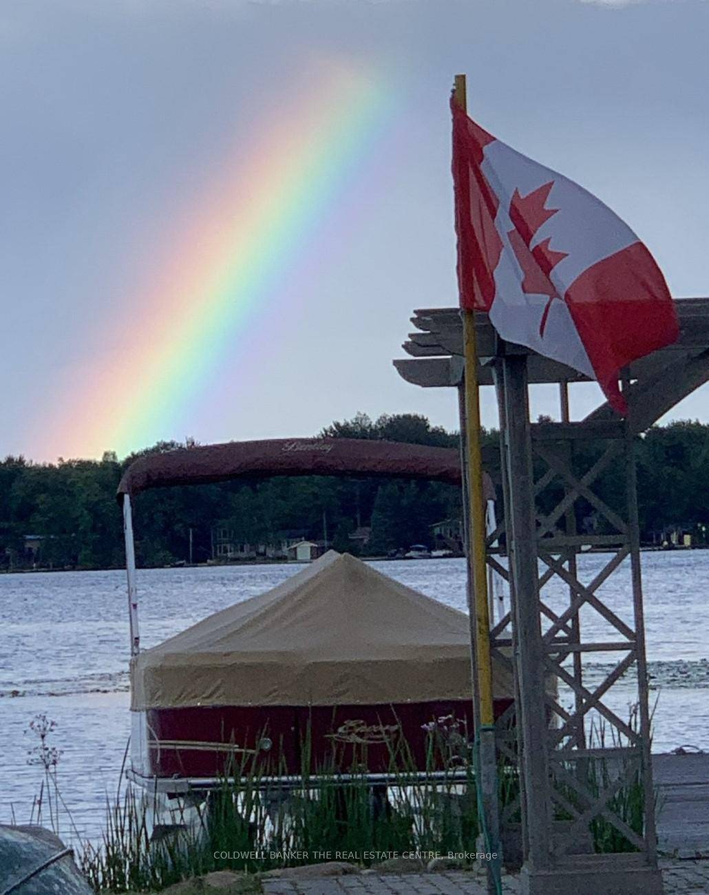 Live the Dream on Lake Simcoe McPhee Bay !