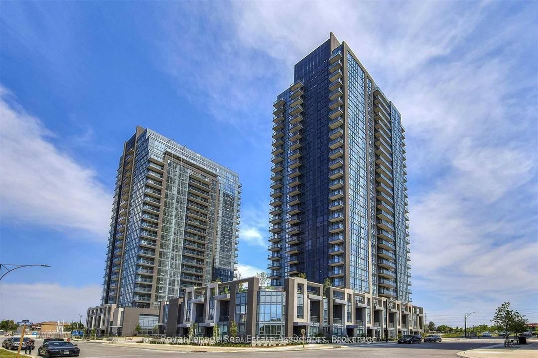 Experience Luxury Urban Living in the Heart of Mississauga !
