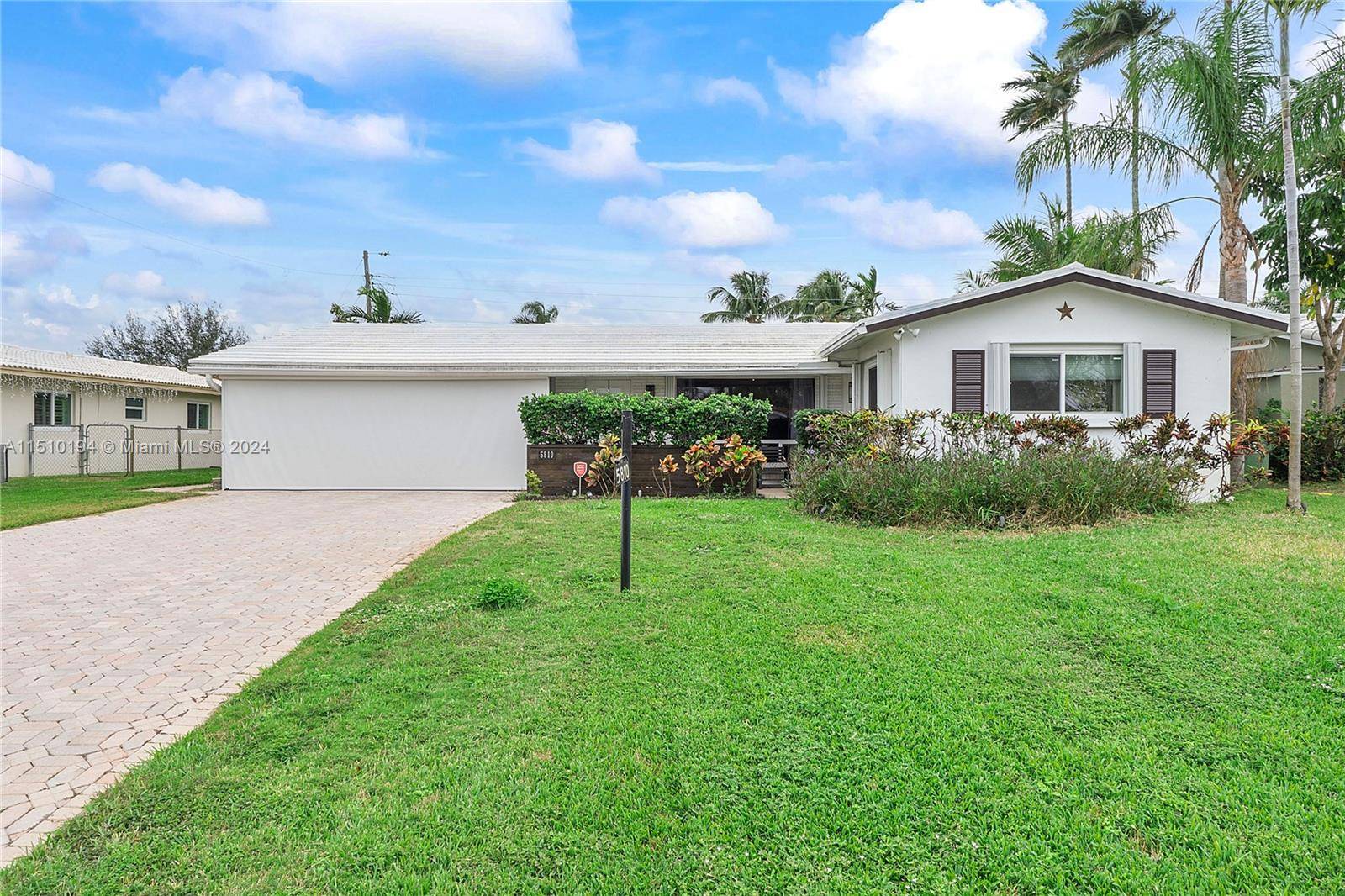 Wow ! 3 Bed 2 Bath Home Located In Imperial Point Ft Lauderdale Close To The Beach, Airport Pine Crest School.