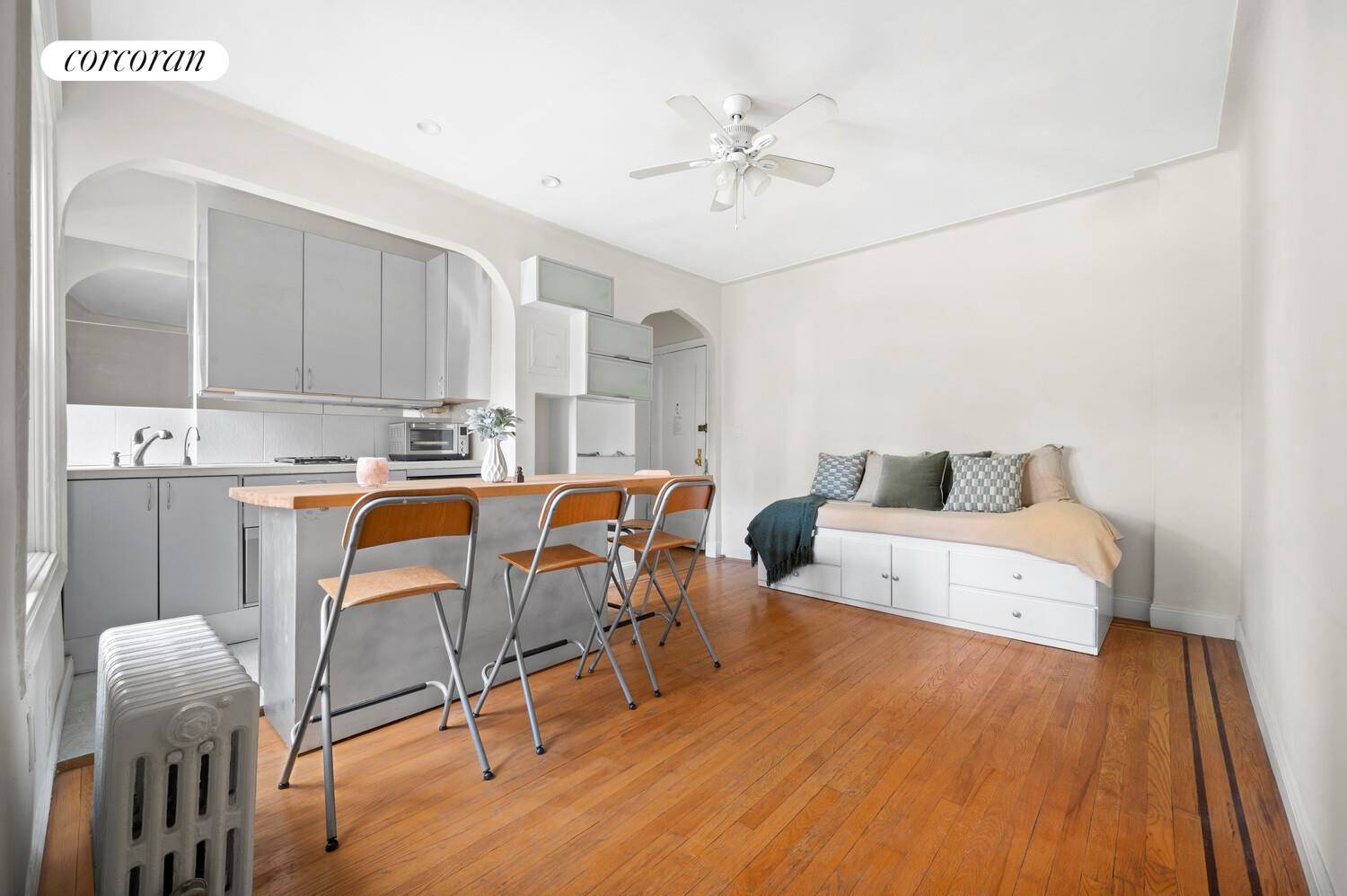 Welcome to Residence 2E at 461 West 44th Street, a well proportioned one bedroom in a boutique co op on a picturesque Hell's Kitchen block.