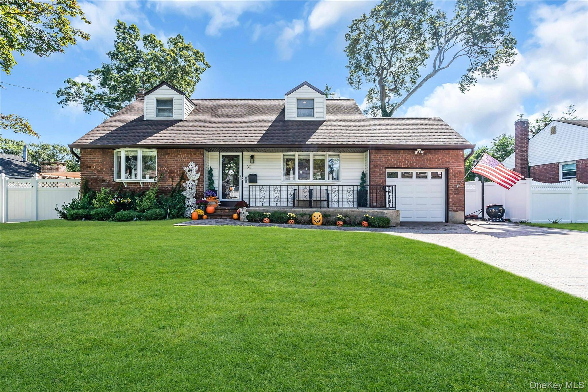 Mint Cape with 4 Bedrooms, 2.