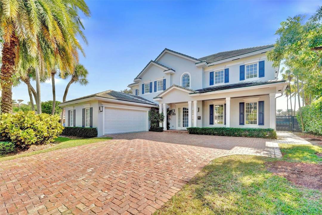 Located in the prestigious Rio Vista Isles, this stunning 5 bedroom, 5 bath offers 75 ft of waterfront living on the Rio Grenada Grand canal.