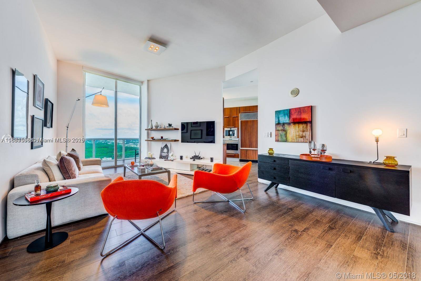 Fotos are electronically staged, 5 STARS FULL SERVICE BUILDING, BEACHSIDE RESTAURANT W PAVILLION, 7, 000 SQ FT SPA amp ; FITNESS OVERLOOKING BEACH, HEATED POOL, CONCIERGE amp ; VALET PARKING, ...