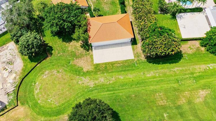 Private Hangar for Lease Wellington Aero Club 5, 000 Month Rare aviation lease opportunity in Wellington Aero Club.