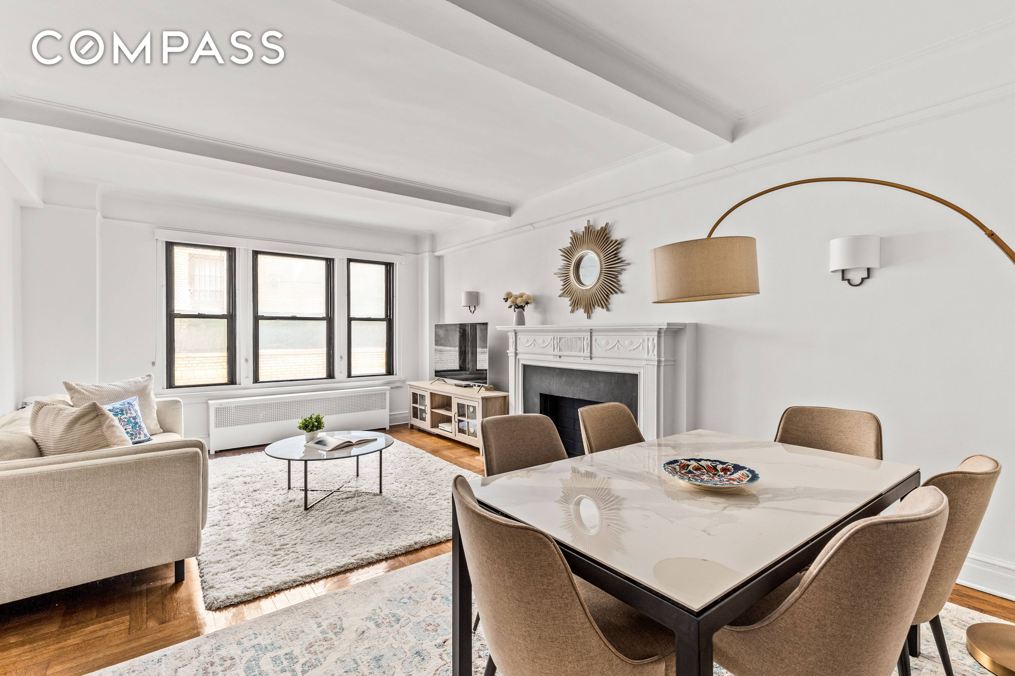 Welcome to 70 East 96th Street, a classic pre war cooperative in the heart of Carnegie Hill !