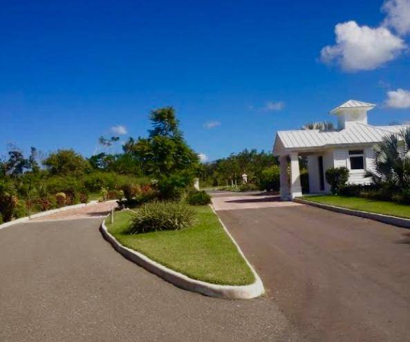 LYFORD HILLS Land New-Providence
