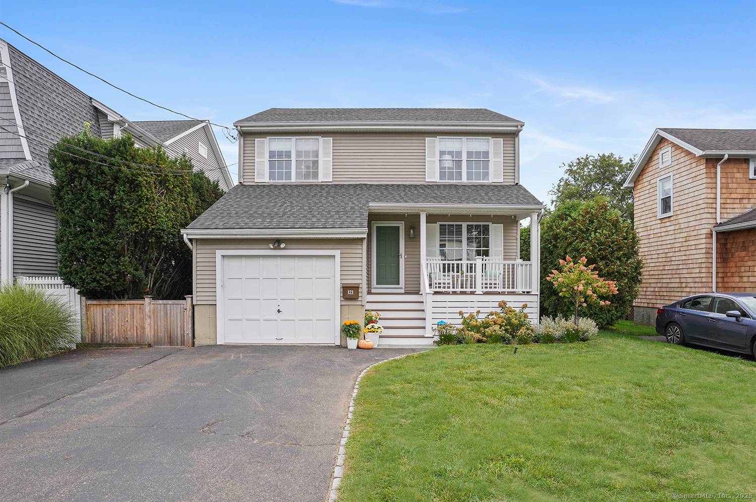 Discover Your Dream Beach and Town Life !