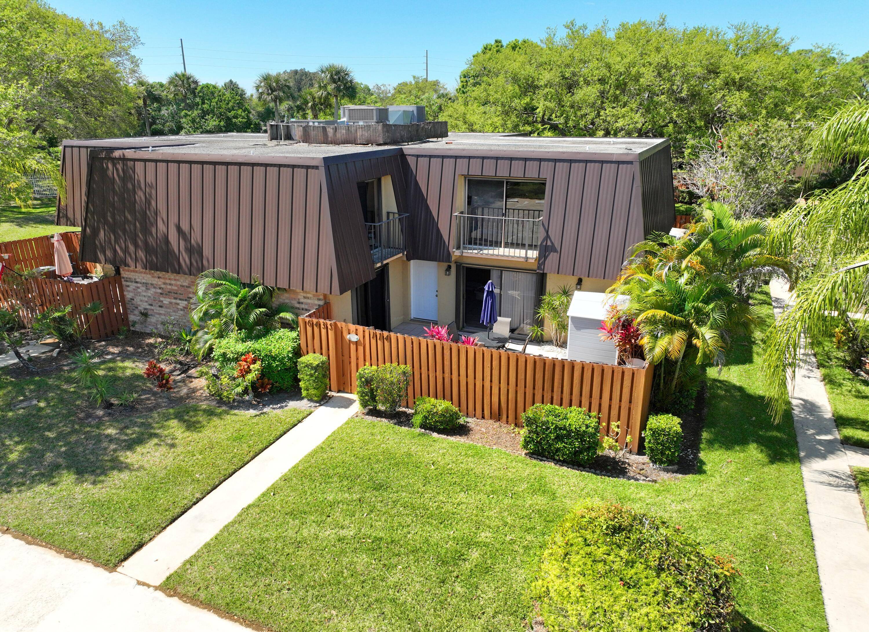 Welcome to your dream home in beautiful Martin County !