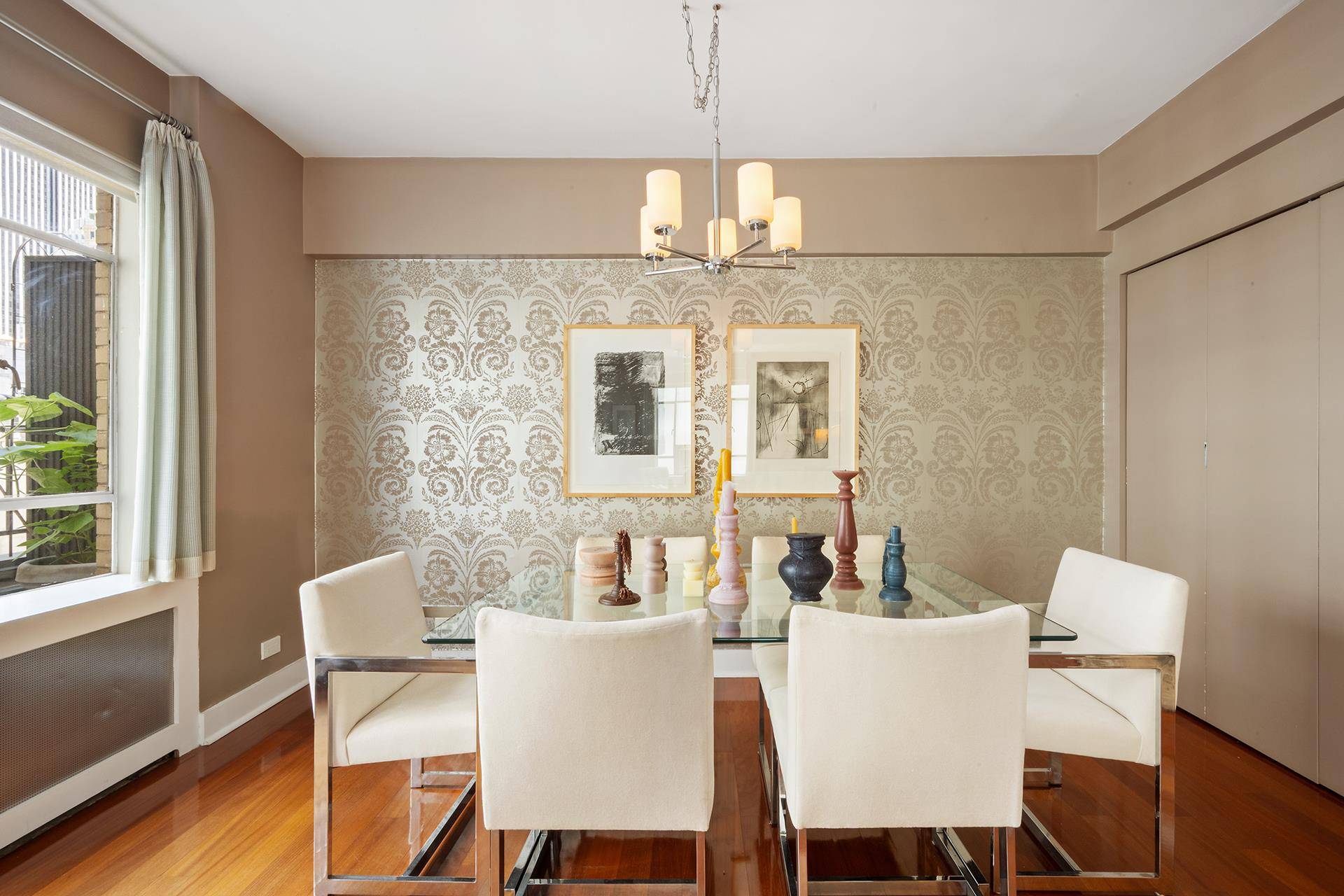With its location at the very center of Manhattan across from the Museum of Modern Art, and at the cross roads of the Entertainment, Finance and Commerce worlds, this very ...
