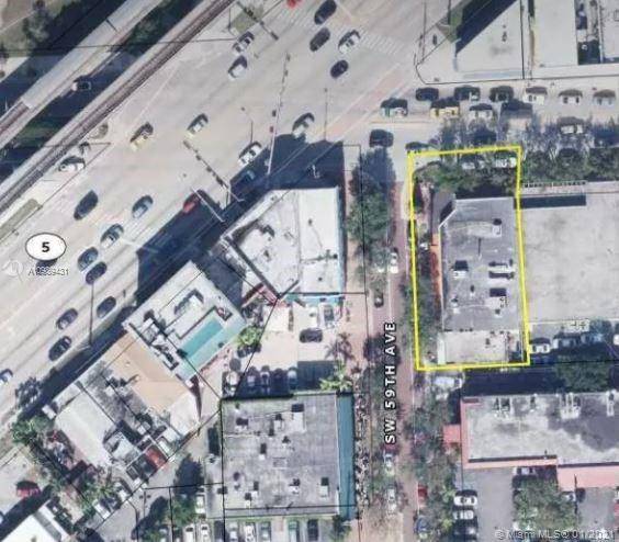 Great corner location for lease on Sunset Dr.