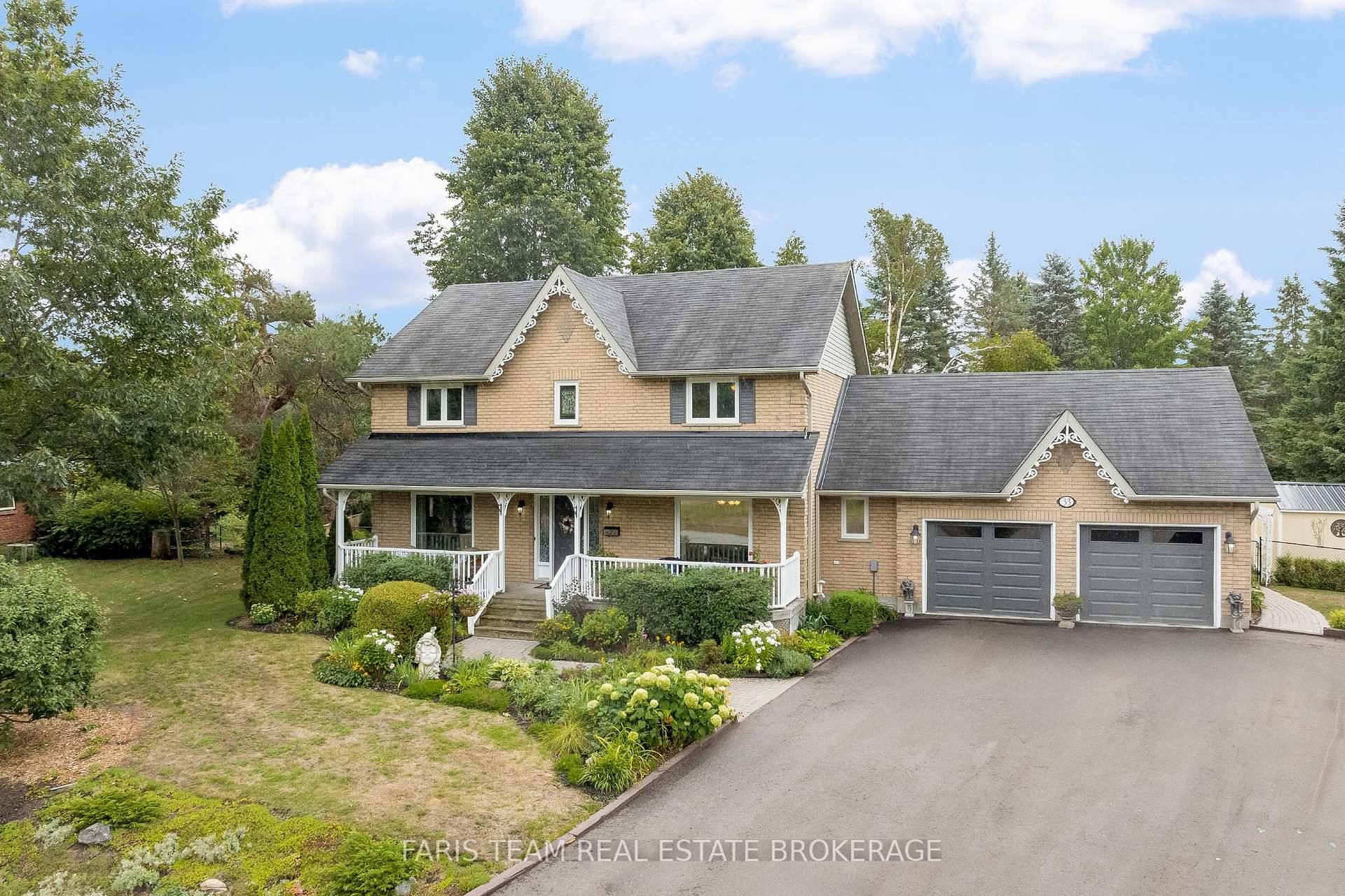 Top 5 Reasons You Will Love This Home 1 Stunning two storey family home on a quiet Midhurst street, set on a large 0.