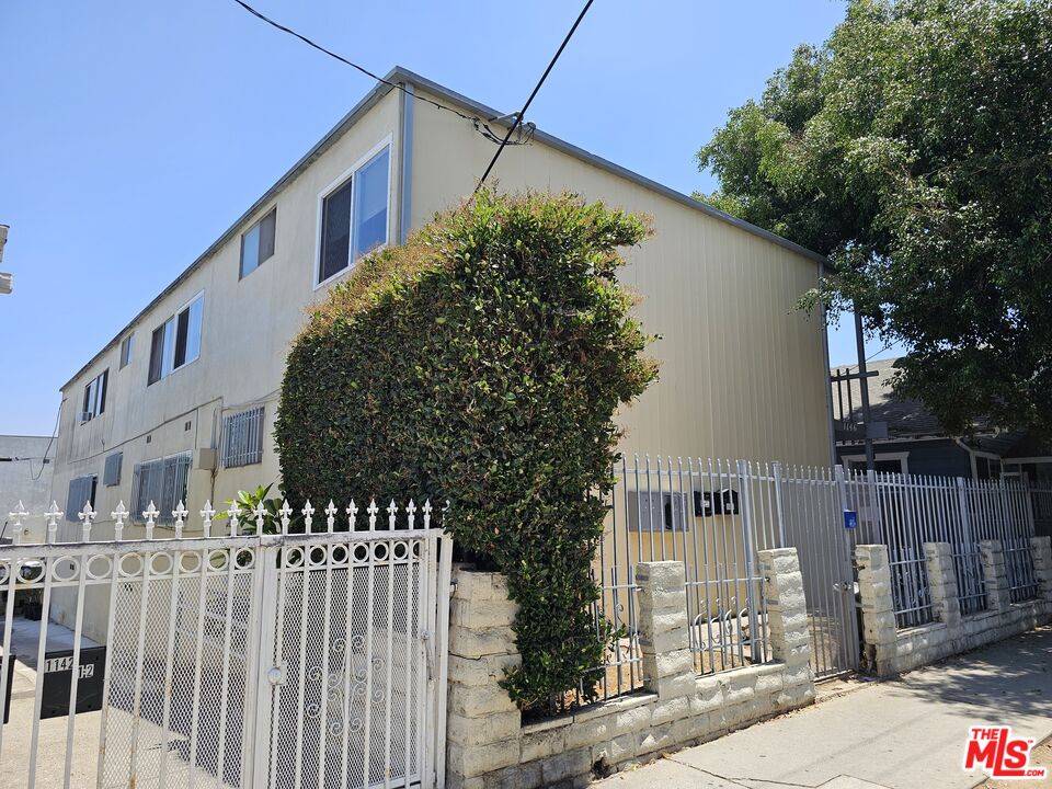 1146  S Berendo St 12BR La