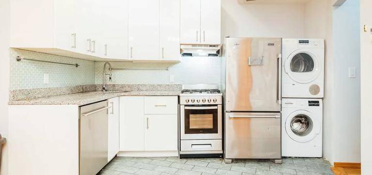 267 Powers Street between Judge and Olive Street4 BEDROOM 2 BATHROOM APARTMENT WASHER DRYER EASY ACCESS TO SUBWAYSApartment Details In Unit Washer Dryer 4 Queen Full Sized Bedrooms with Windows, ...
