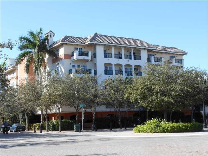 Beautiful Boutique building, 2 bedrooms, 2 1 2 baths, townhome with private rooftop deck in the desirable South of Fifth neighborhood in South Beach !