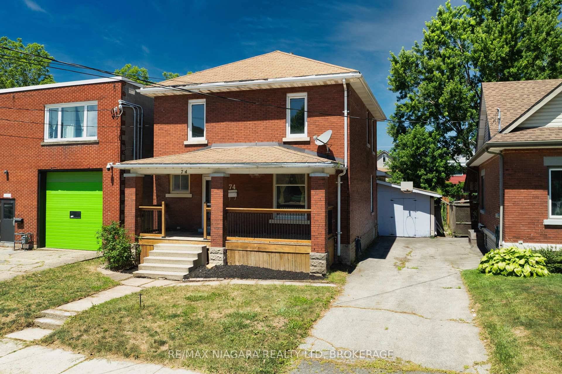 Charming Solid Brick Traditional 2 Storey Home in the Heart of Welland !
