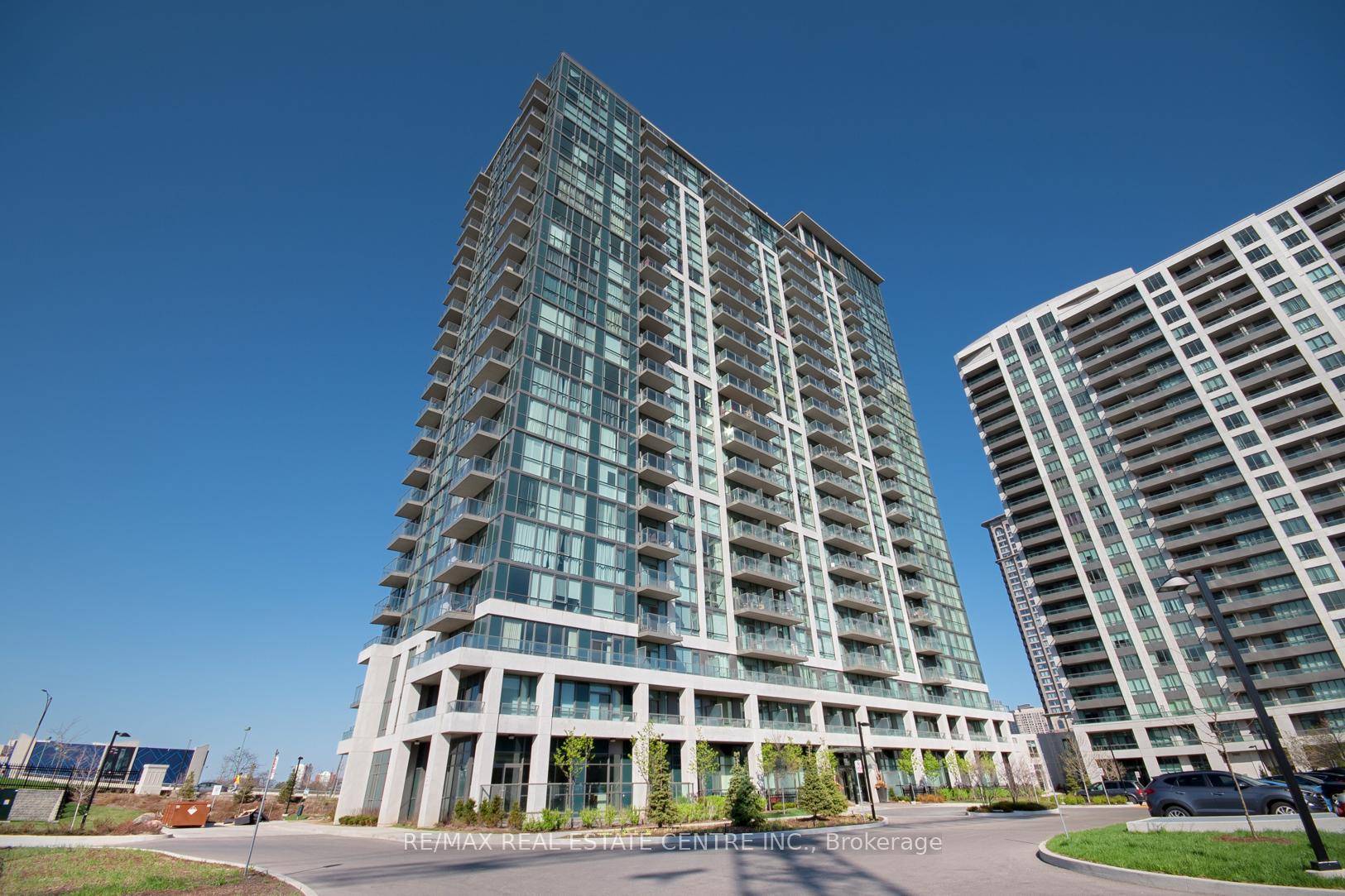 Welcome to this stunning Penthouse Suite at 339 Rathburn Rd W !