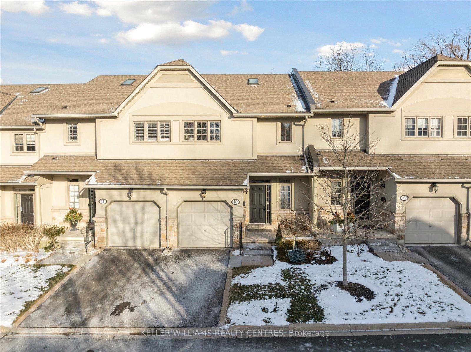 Absolutely stunning ! This immaculately maintained, 2 1 bedroom, 4 bathroom, two storey, condominium townhome, rests within the peaceful amp ; highly sought after Towne Manors community !