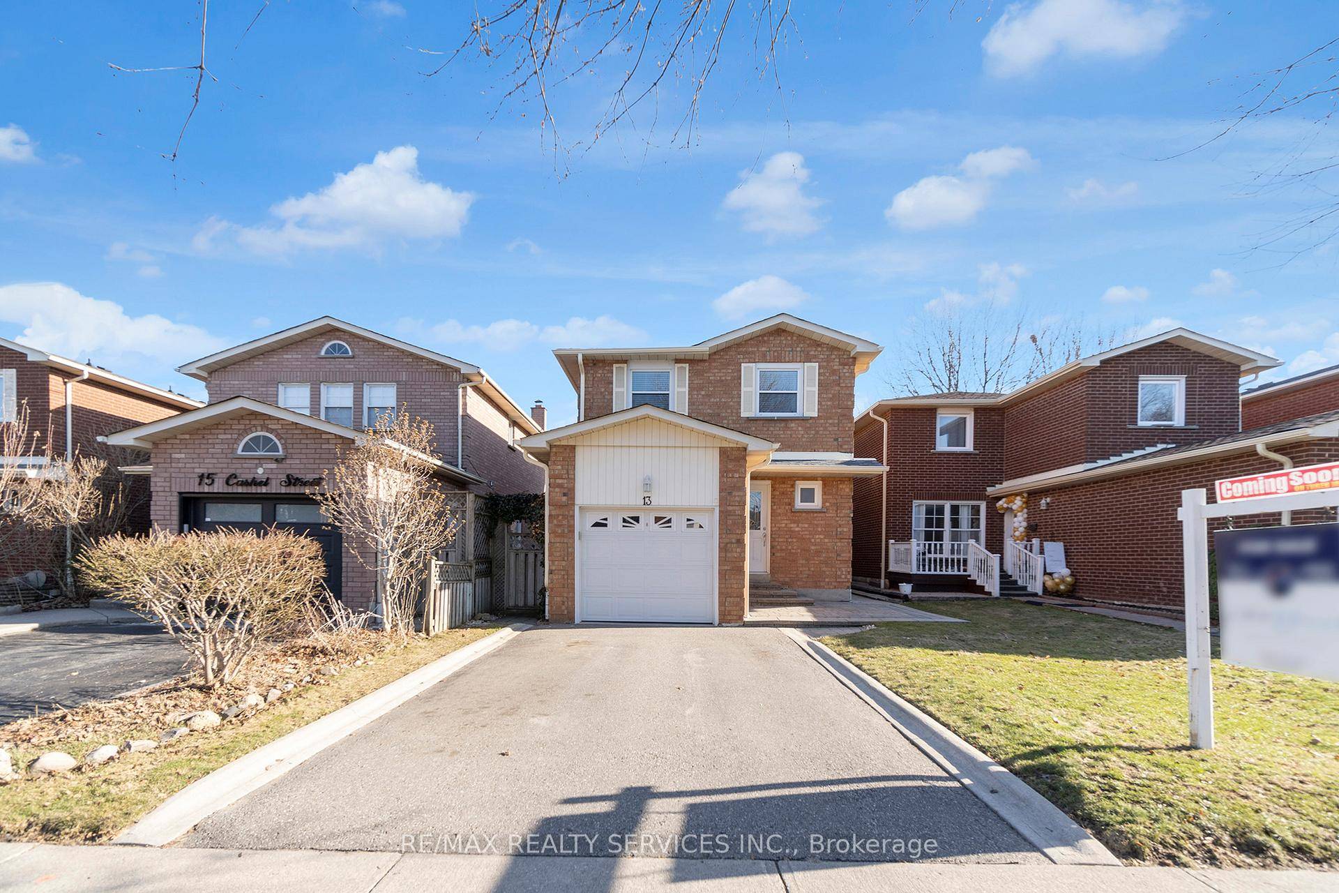 Welcome to 13 Cashel St, located on a quiet street in the most sought after Heart Lake neighborhood in Brampton !