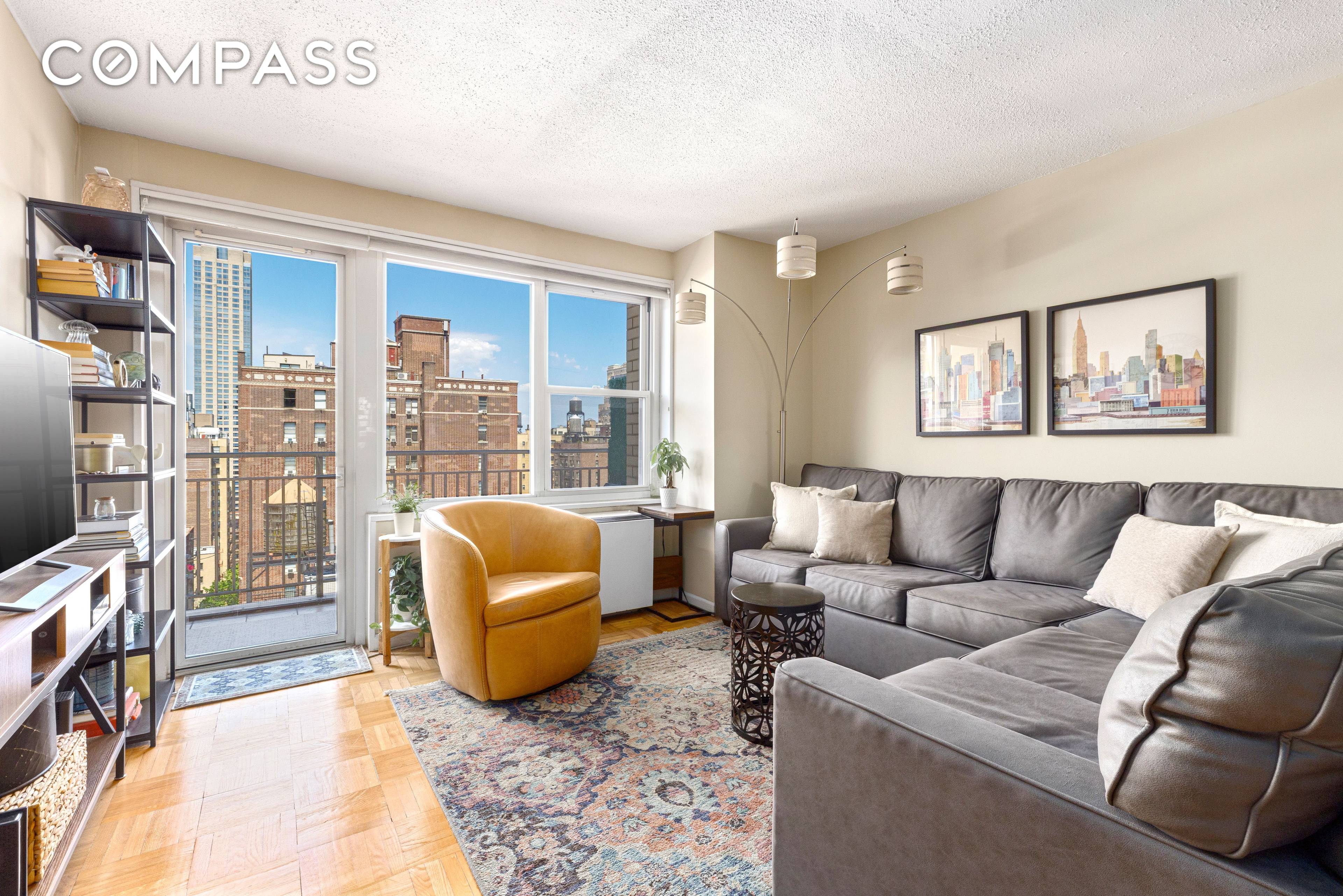Bright 17th floor apartment with Private Balcony !