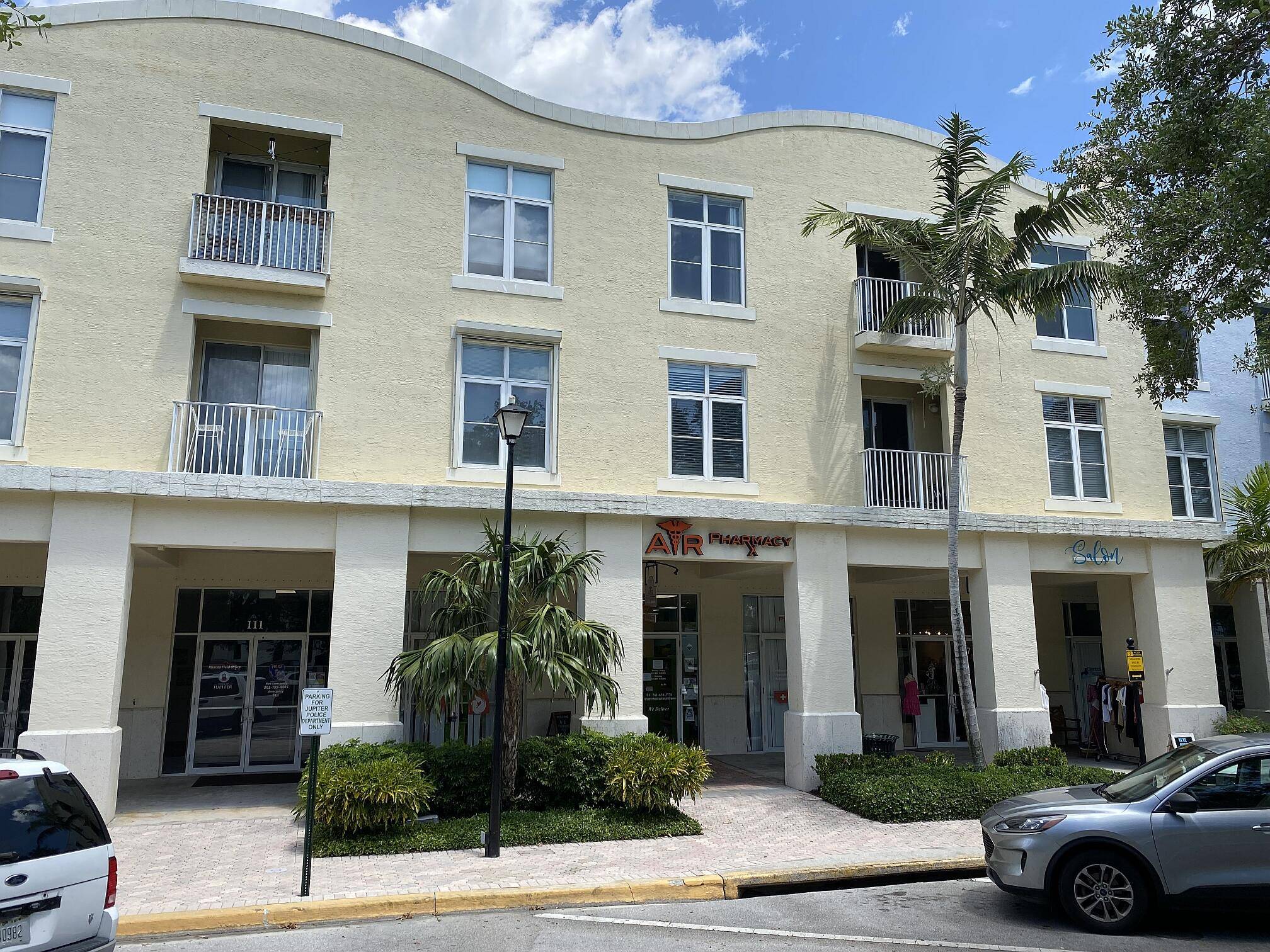 Top floor unit ! Discover this beautiful light filled 719 sq ft one bedroom condo offering upscale living in a coveted location.