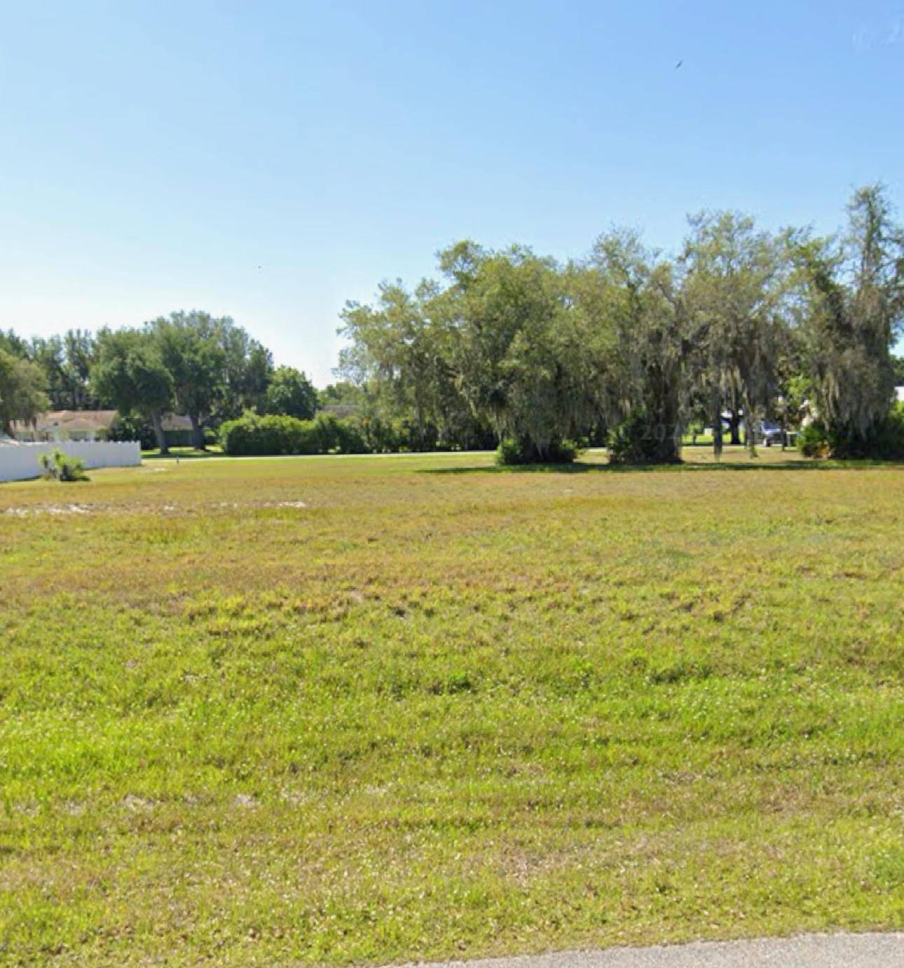 LOT IN GREAT LOCATION ! !