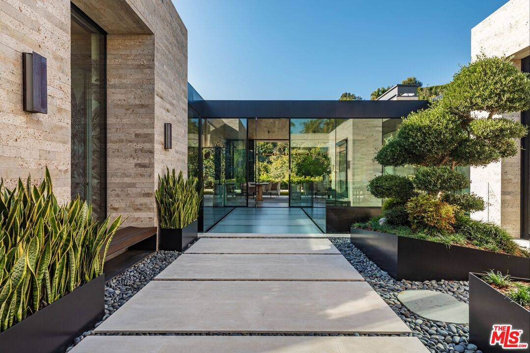 1335   Carla Ln 5BR Beverly Hills Post Office | B.H.P.O. La