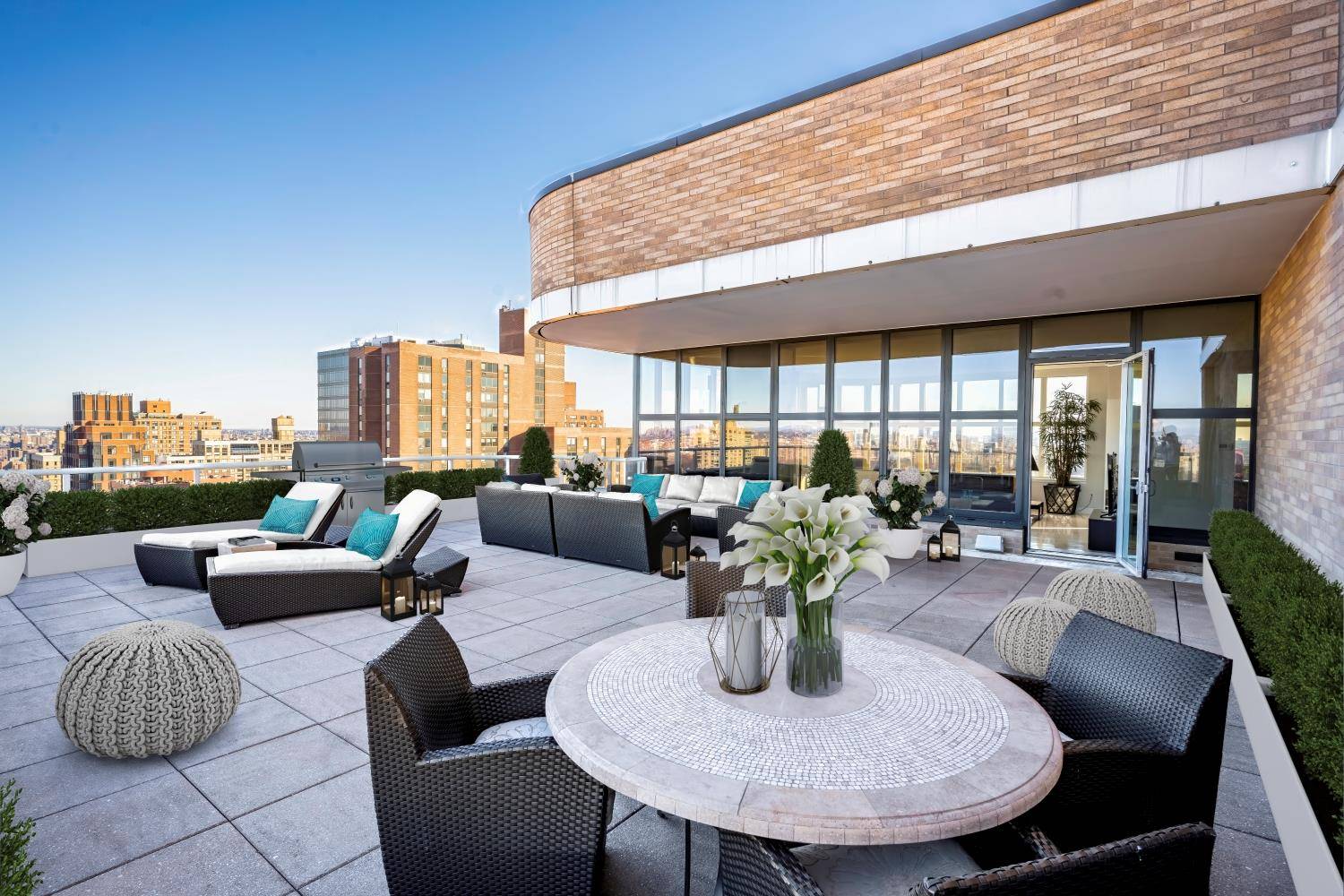 A Full Floor Penthouse Masterpiece with 360 Panoramic ViewsPerched atop The Metropolitan a Pritzker Prize winning Philip Johnson masterpiece this extraordinary four bedroom full floor penthouse offers unparalleled 360 degree ...