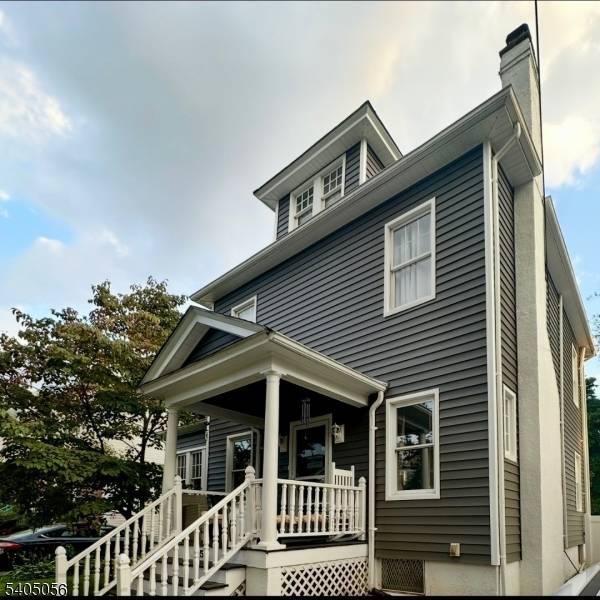 Welcome to this charming 3 bedroom, 1.