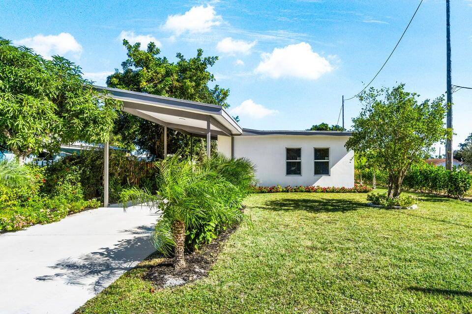 Gorgeous brand new construction !