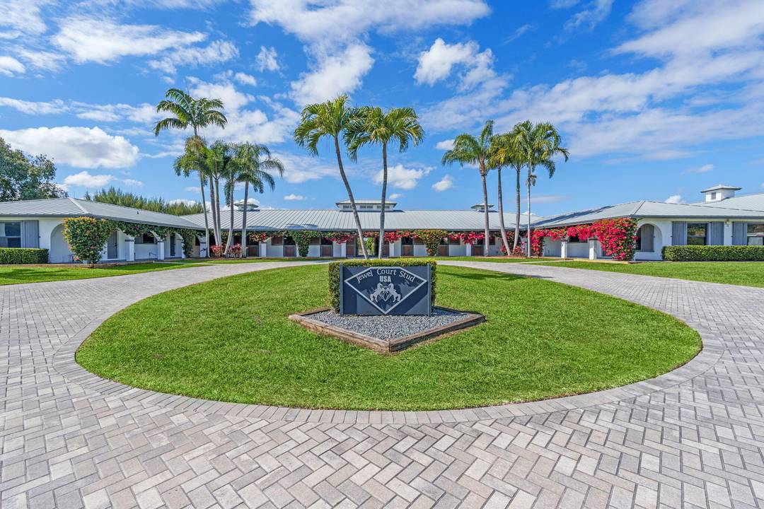 Tucked away in a quiet, secluded setting yet optimally positioned near the horse show, this exceptional farm offers the rare combination of privacy and convenience.