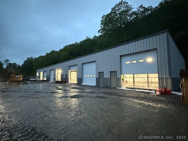 BRAND NEW CONSTRUCTION COMMERCIAL OPPORTUNITY !