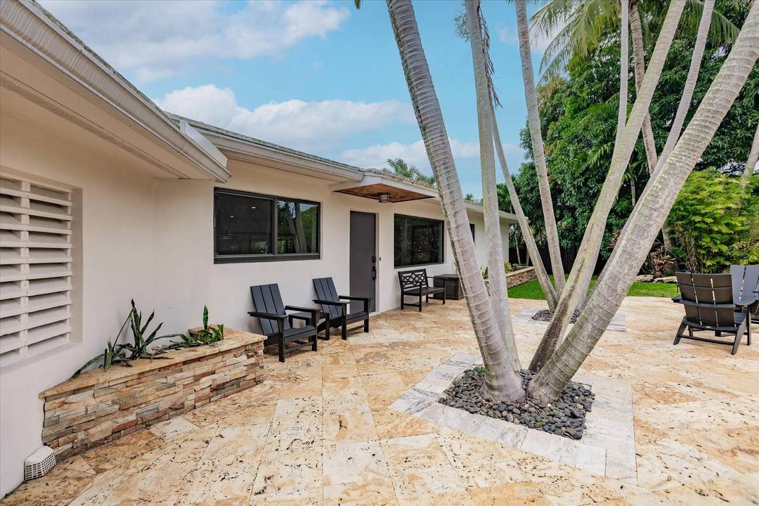 Beautiful pool home in sought after Coral Ridge.