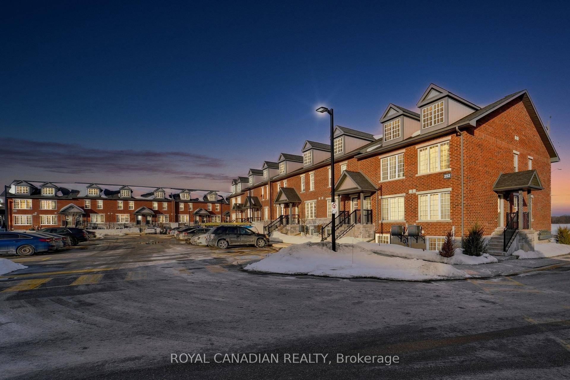 Welcome to 252 Penetanguishene Rd Unit 14.
