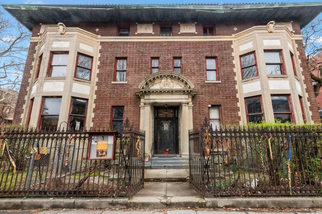 40 Greene Avenue and 375 Stuyvesant Avenue are being offered together as a two property package located in Fort Greene and Stuyvesant Heights, Brooklyn.