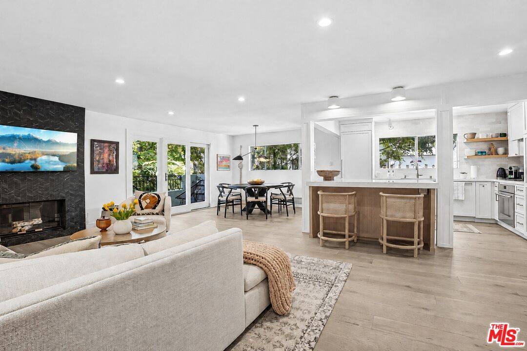 446   San Vicente Blvd 2BR Santa Monica La