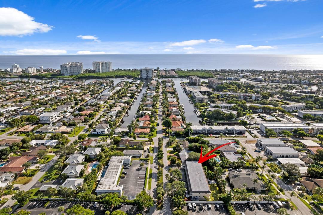 ANNUAL RENTAL FURNISHED TURNKEY END UNIT CONDO PRESTIGIOUS GLOUCHESTER HOUSE CONDO PRIME EAST BOCA LOCATION FULLY RENOVATED 1ST FLOOR Bright Open Floor Plan Ceramic Tile Flooring Eat In Kitchen Granite ...