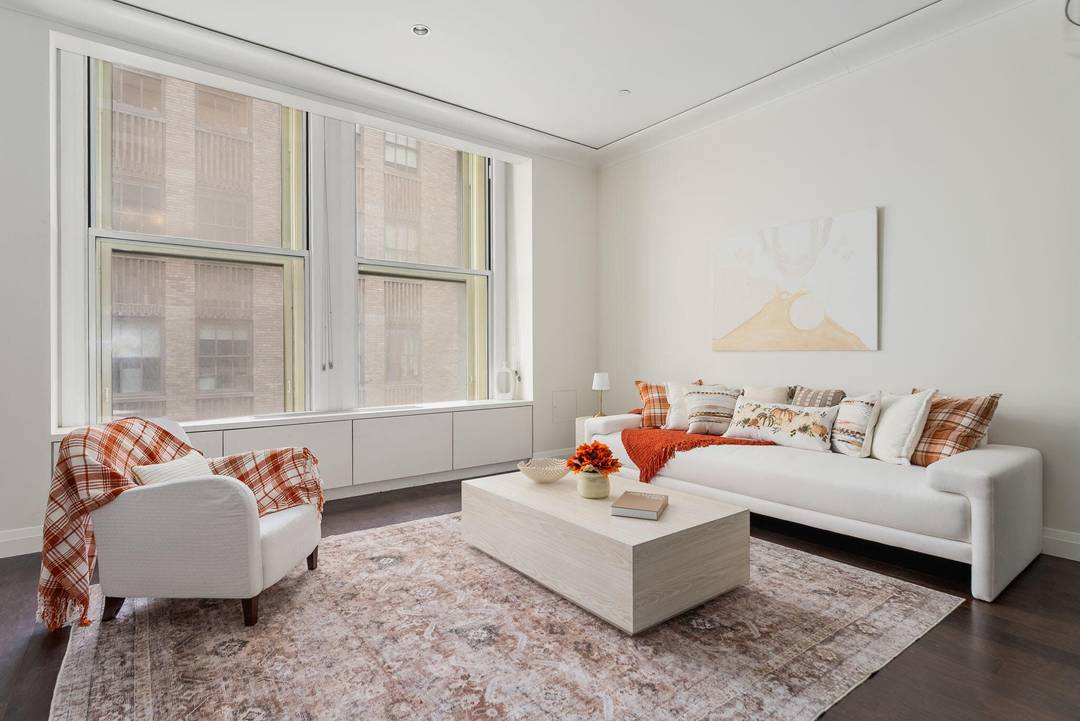 55 Wall Street, Apartment 548 Cipriani Club Residence Condominium This elegantly designed loft residence offers 943 square feet of refined Cipriani style living.