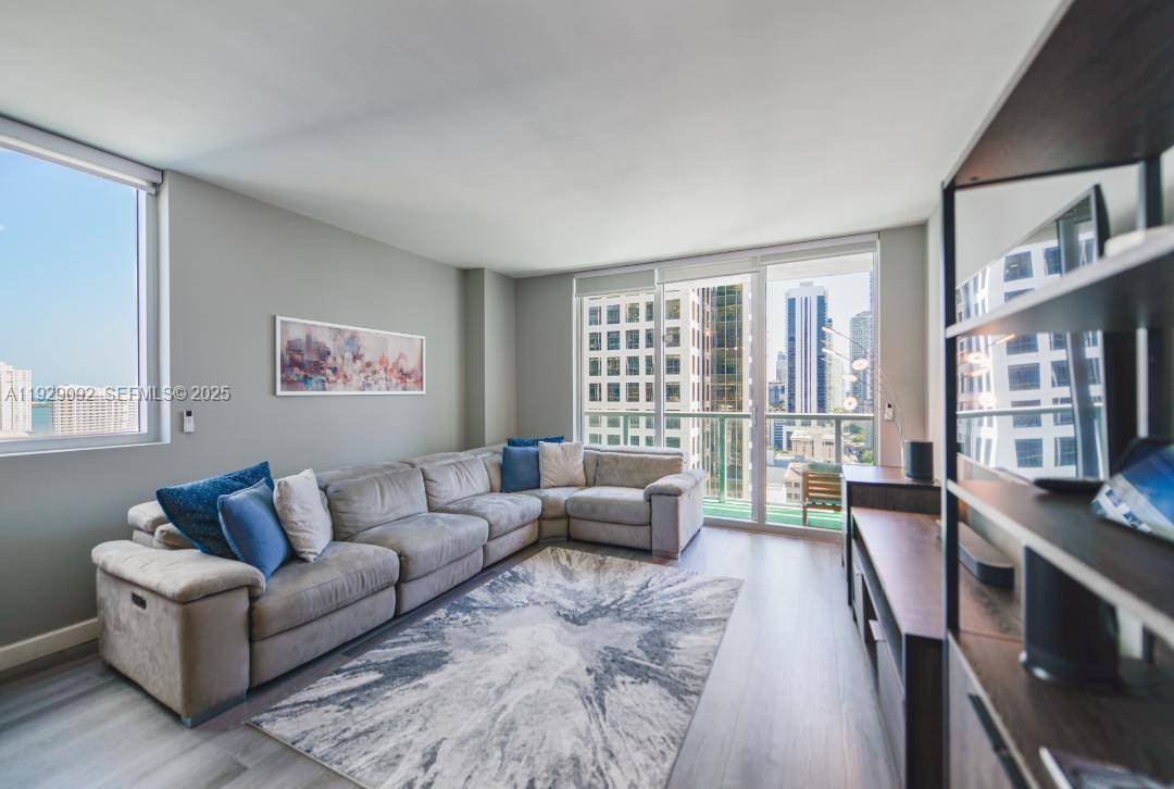Spectacular 2 Bed 2 Bath with great views of Brickell Ave.