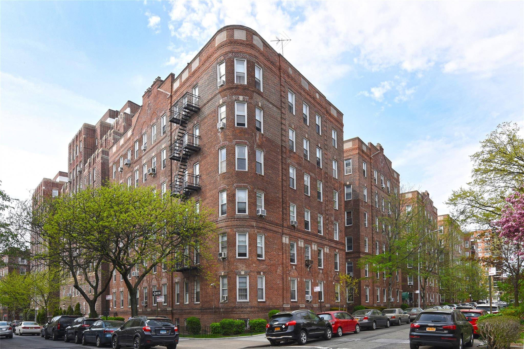 Just Listed ! Welcome To Prewar Gem At The Essex House In Prime Location Of Forest Hills Fully Renovated 1 Bedroom Coop Apartment Spans Over 1000 Sq.