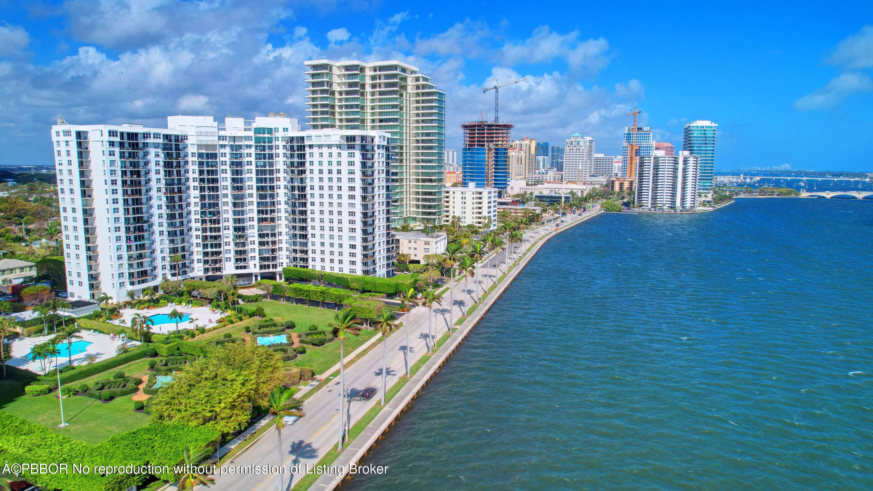 Chic 2BR 2BA Condo on Flagler Drive Resort Style Living !