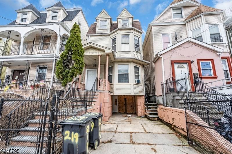 Welcome Home ! 219 N 6th is located in one of the, most desirable neighborhoods in Newark, offering 2 units in great condition, first floor unit offering a spacious open ...