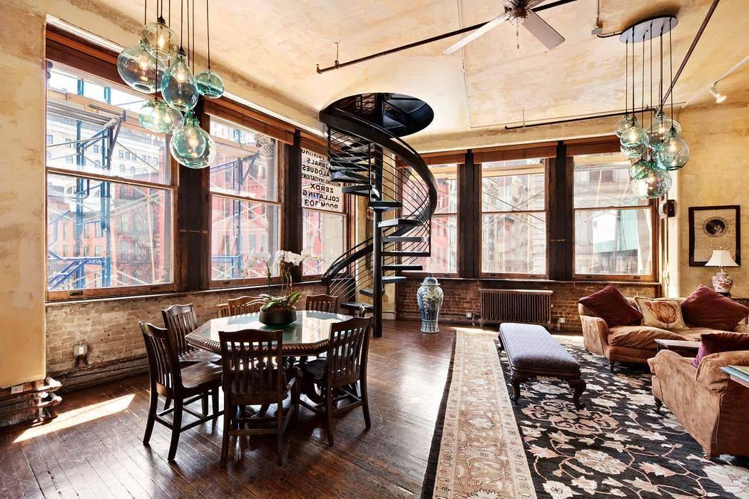 This rare corner loft in the iconic MacIntyre Building is bathed in sunlight streaming in through 18 over sized South and West facing windows, which look towards Union Square in ...